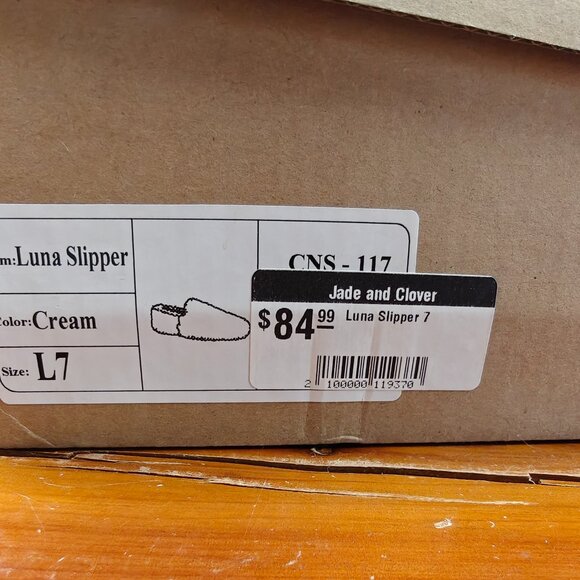 Sheepskin Slippers - Picture 3 of 9